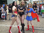 supergirl.wonderwoman.jpg