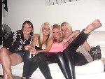 _sat night party girls4-L.jpg