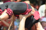 acrobat.jugglers_street_performers.b-L.jpg