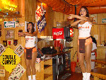 hooters-cancun.jpg