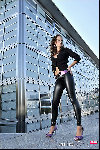 Girls-in-leather-leggings-3.jpg