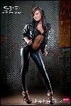 Girls-in-leather-leggings-6.jpg