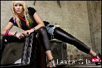 Girls-in-leather-leggings-9.jpg