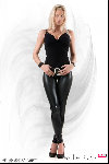Girls-in-leather-leggings-13.jpg