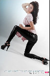 Girls-in-leather-leggings-11.jpg