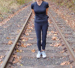 shy_by_the_tracks-L.jpg