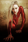 red.catsuitAuf-leisen-Pfoten-a22459185.jpg