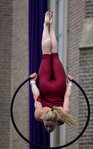 acrobatics_chisseled_upperbody_muscles.jpg