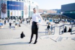 designer-Outfit-Messe-ITB-Berlin-Lederrock-weisse-Bluse-Strumpfhose-Pumps-001.jpg
