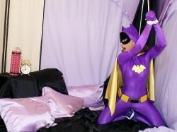 cos-batgirltie1-p.jpg