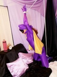 cos-batgirltie2-p.jpg