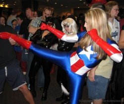 Filename=cosplay-dcon-010.jpg
Filesize=241KiB
Dimensions=580x488
Date added=Sep 30, 2008 cosplay-dcon-010.jpg